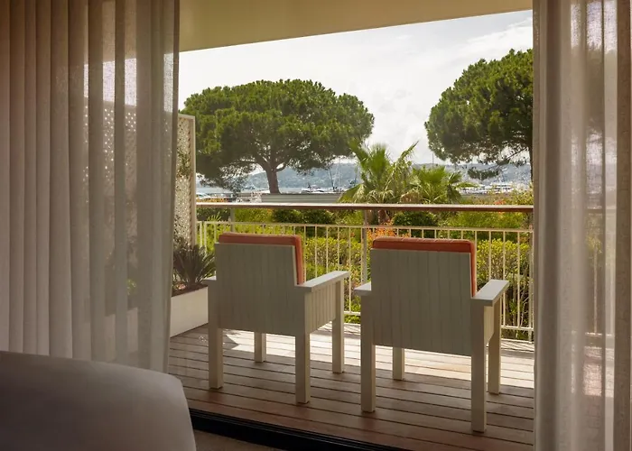 酒店 卡普昂蒂布海滩酒店