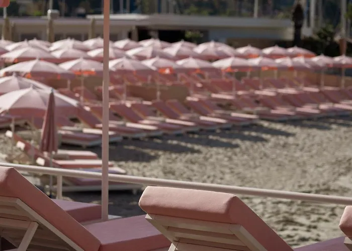 酒店 卡普昂蒂布海滩酒店 5*