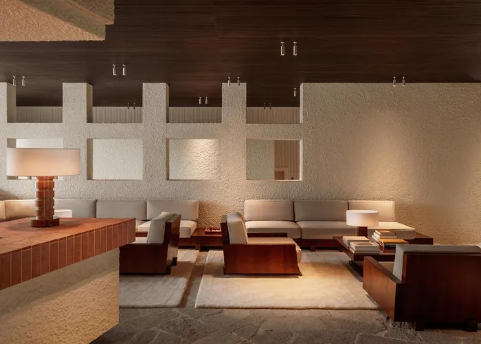 卡普昂蒂布海滩酒店