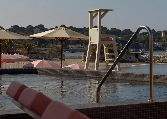 卡普昂蒂布海滩酒店 5* 胡安莱潘