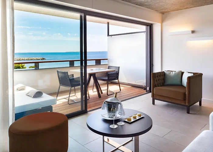 卡普昂蒂布海滩酒店 5* 胡安莱潘