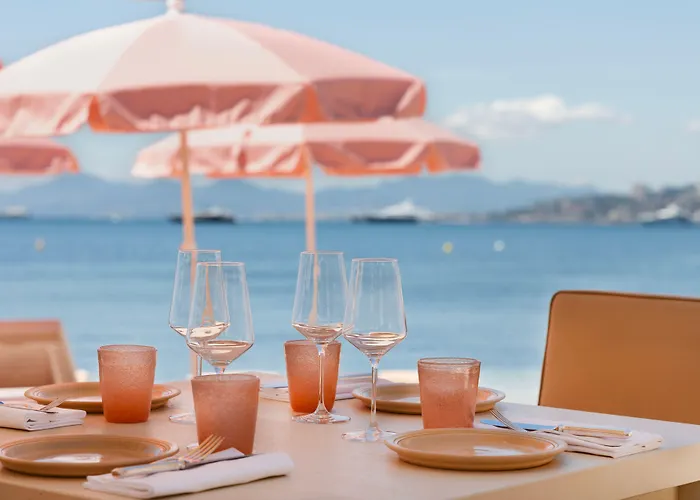 卡普昂蒂布海滩酒店 胡安莱潘