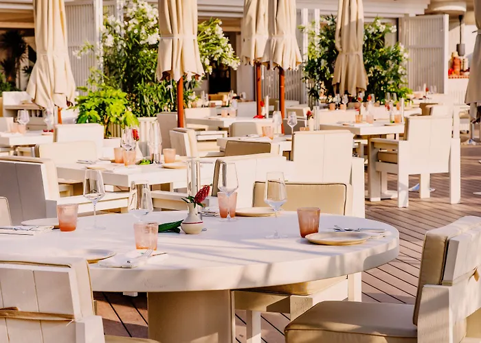 卡普昂蒂布海滩酒店 5* 胡安莱潘